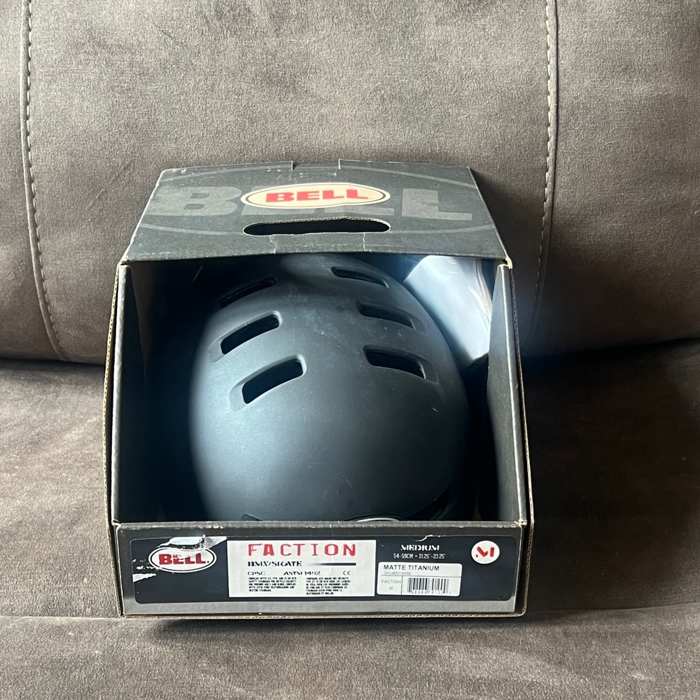 Bell Unisex BMX/Skate Helmet Matte Titanium Medium NIB Scuffs 54-59cm